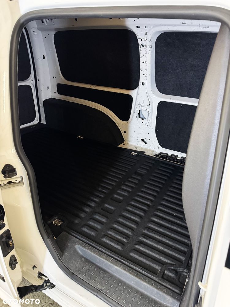 Volkswagen Caddy Maxi - 11