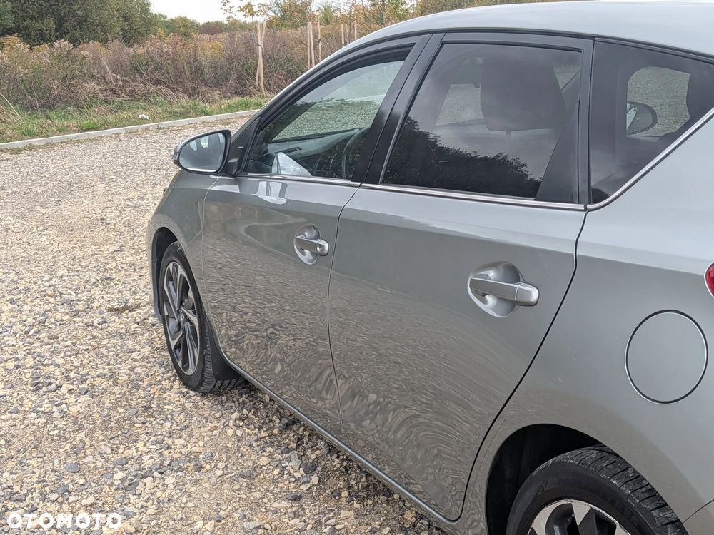 Toyota Auris 1.6 Prestige - 20