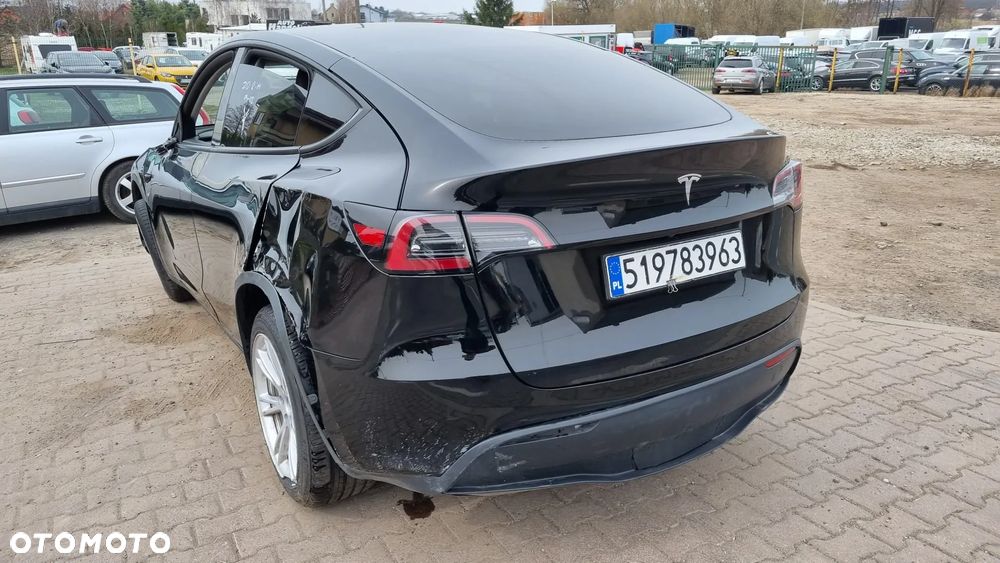 Tesla Model Y RWD - 8