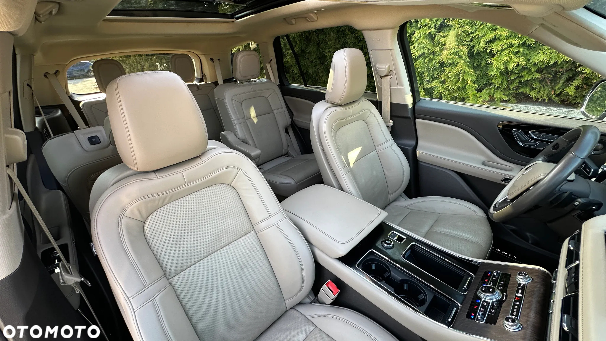 Lincoln Aviator - 10