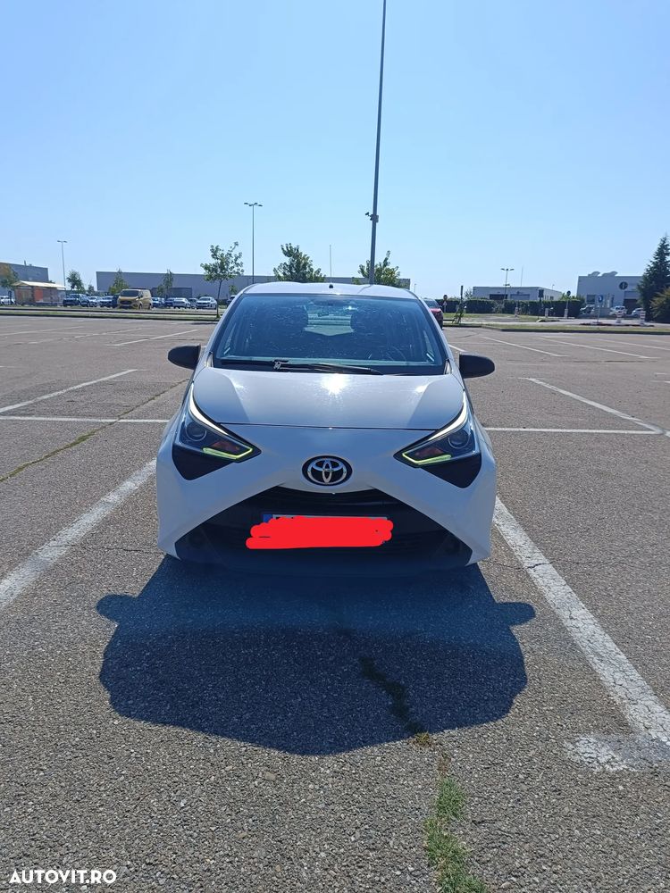 Toyota Aygo 1.0 VVY-I 5 usi X-play - 1