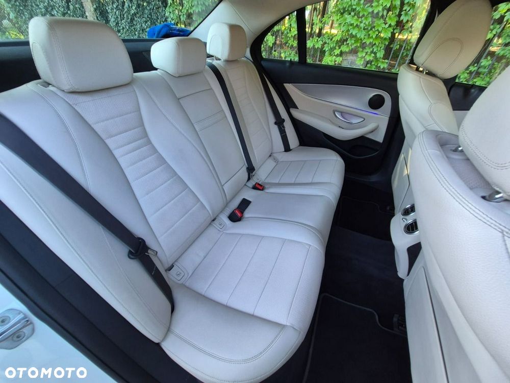 Mercedes-Benz Klasa E 220 d Business Edition 9G-TRONIC - 38