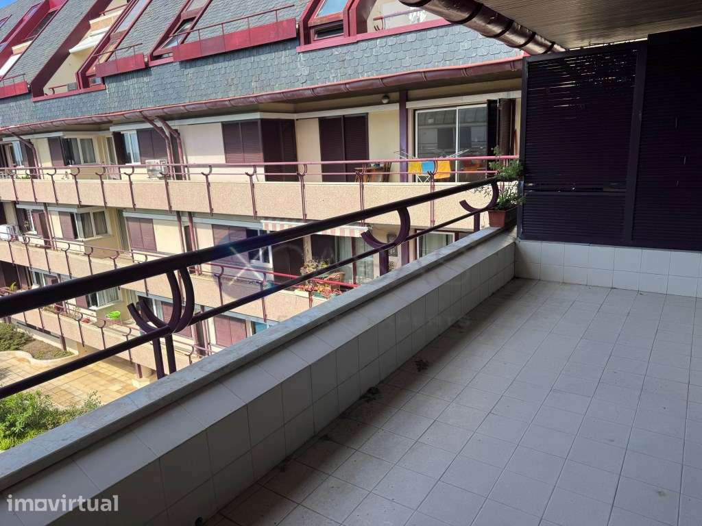 Apartamento T2 para venda no Estoril, inserido em exclusivo condomí... - Grande imagem: 5/19