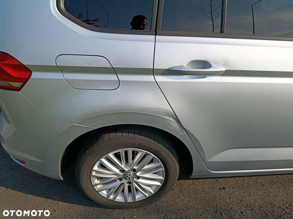 Volkswagen Touran - 15