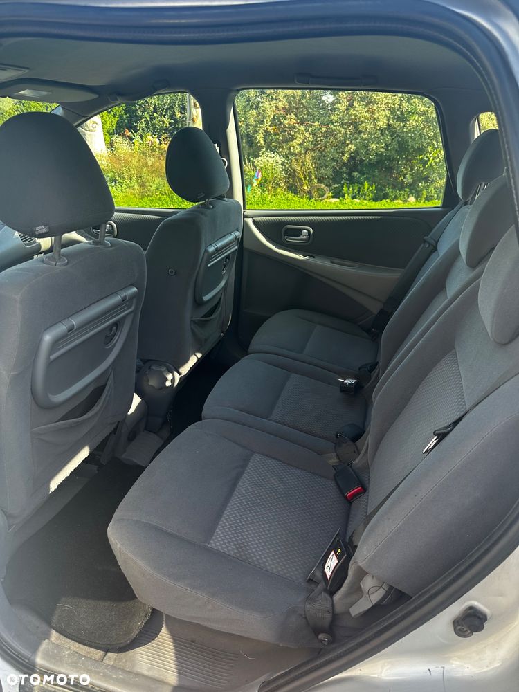 Nissan Almera Tino 2.2 DI - 13