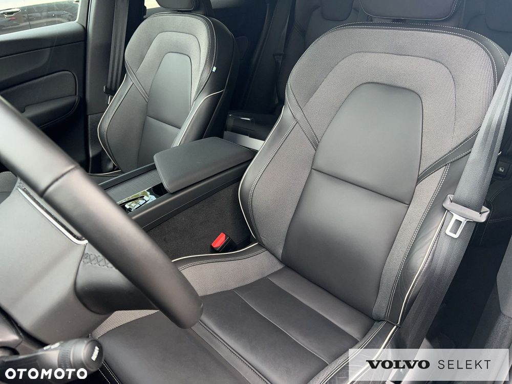 Volvo XC 60 B5 B AWD Plus Black Edition - 13