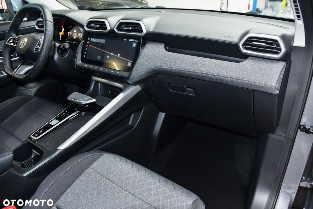 MG ZS Hybrid+ - 9