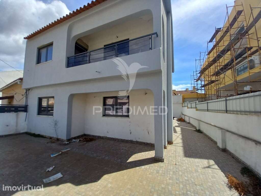 Vende se Moradia T4+2 Foros da Amora - Grande imagem: 2/40