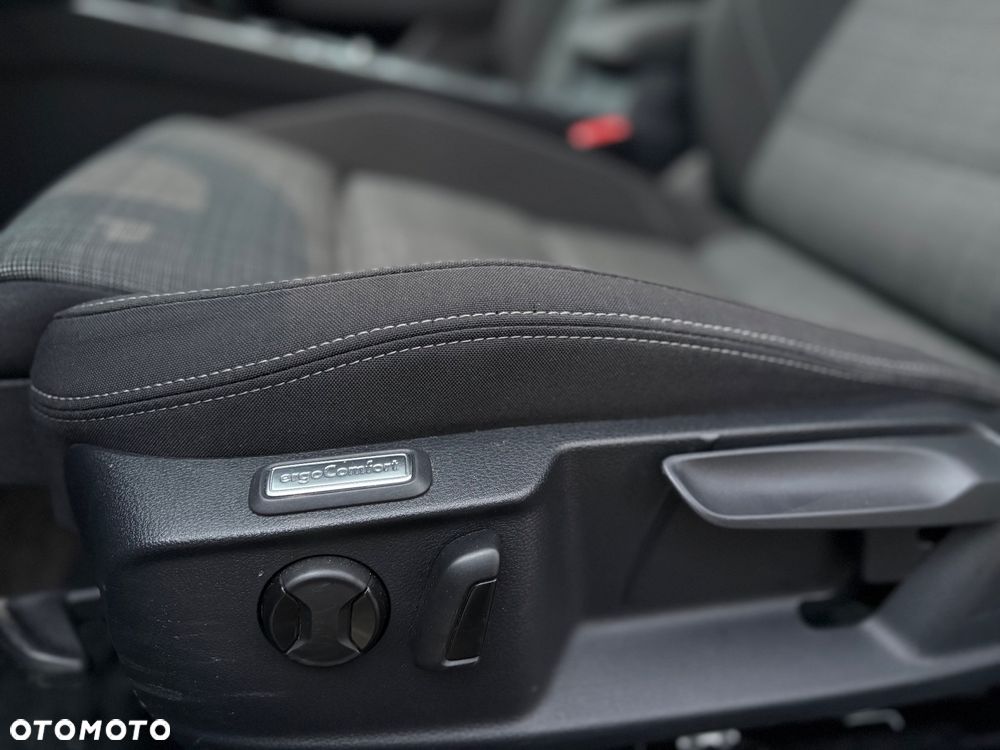 Volkswagen Passat 1.5 TSI EVO Business DSG - 31