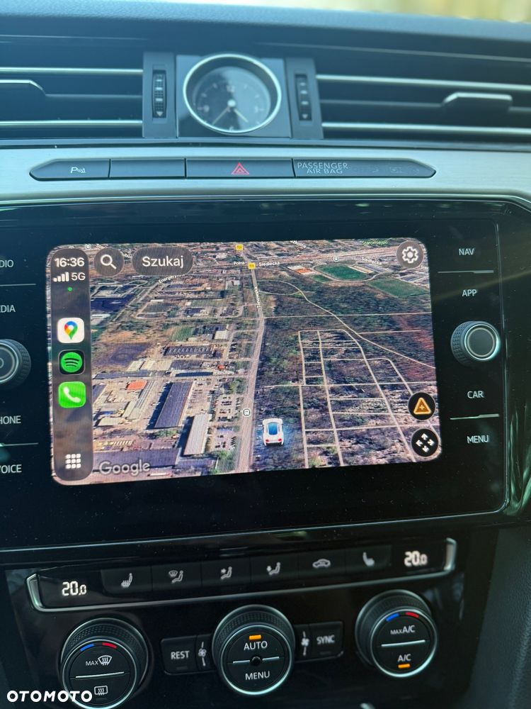 Volkswagen Passat - 11