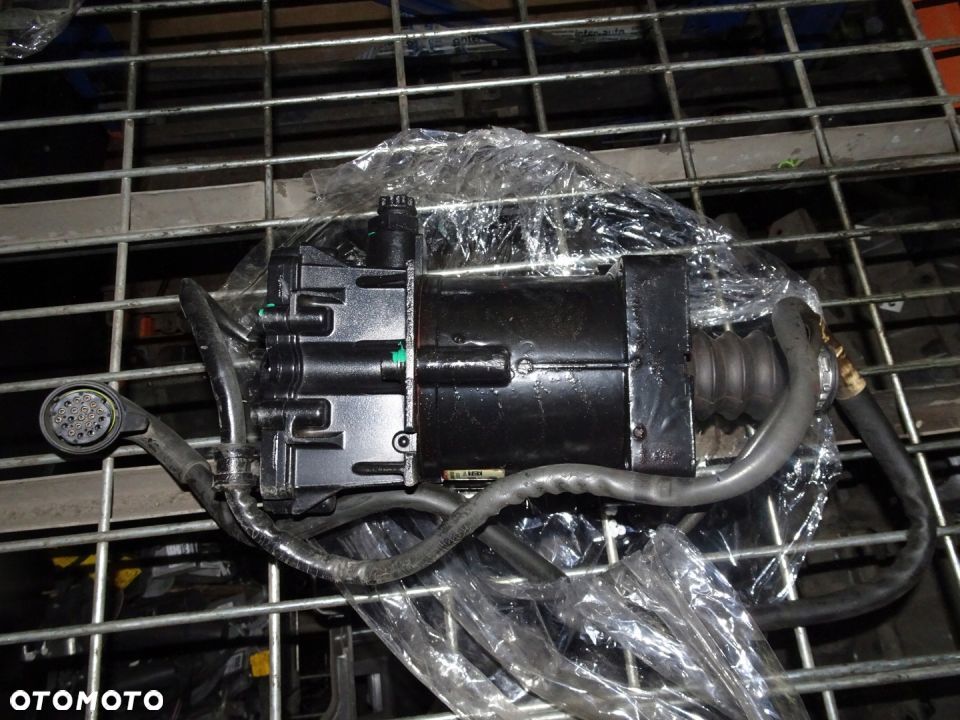 WYSPRZĘGLIK AUTOMAT DAF 85 95 105 106 600 NETTO - 1