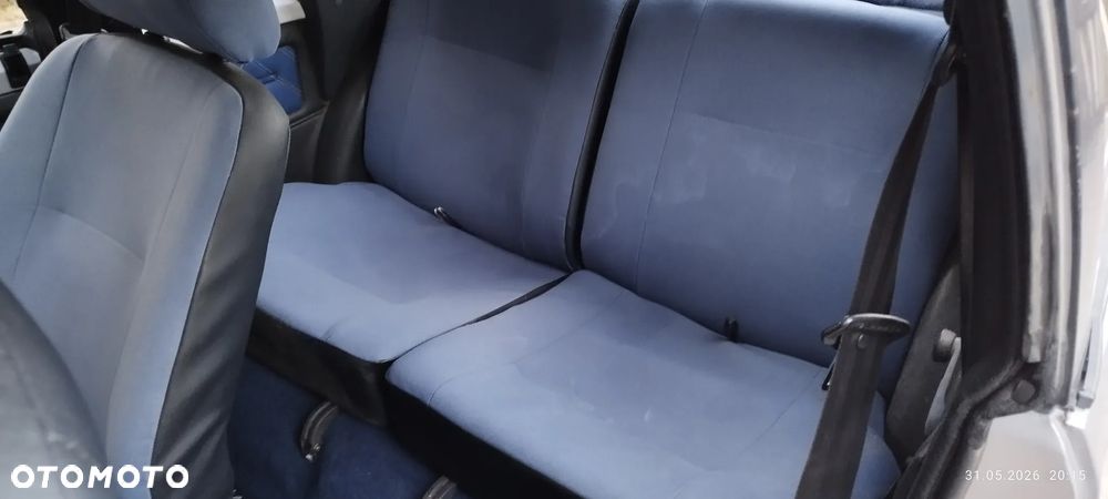 Peugeot 205 - 13