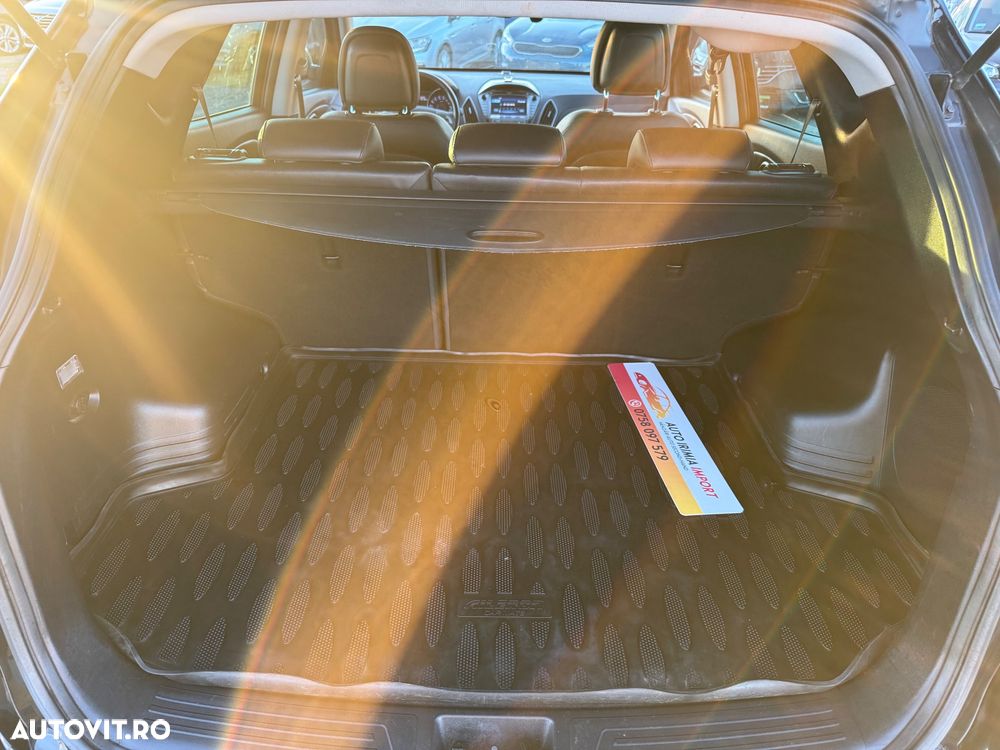 Hyundai ix35 1.6 2WD Fifa World Cup Edition - 18