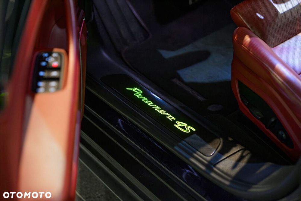 Porsche Panamera - 16