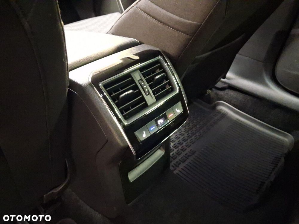 Skoda Superb 2.0 TDI SCR 4x4 Style DSG - 16