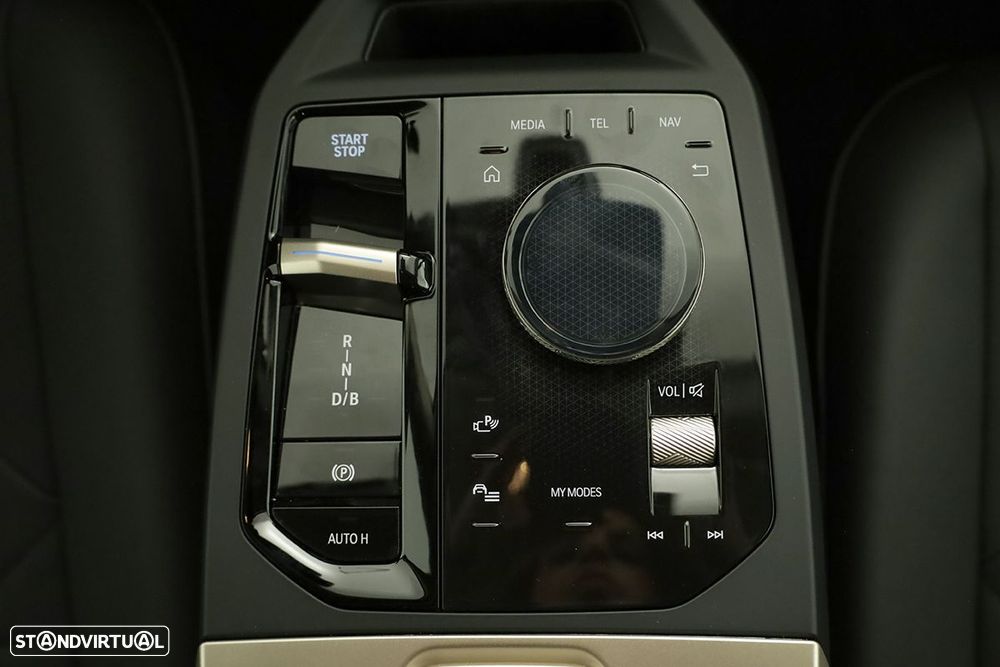 BMW iX xDrive 40 - 14
