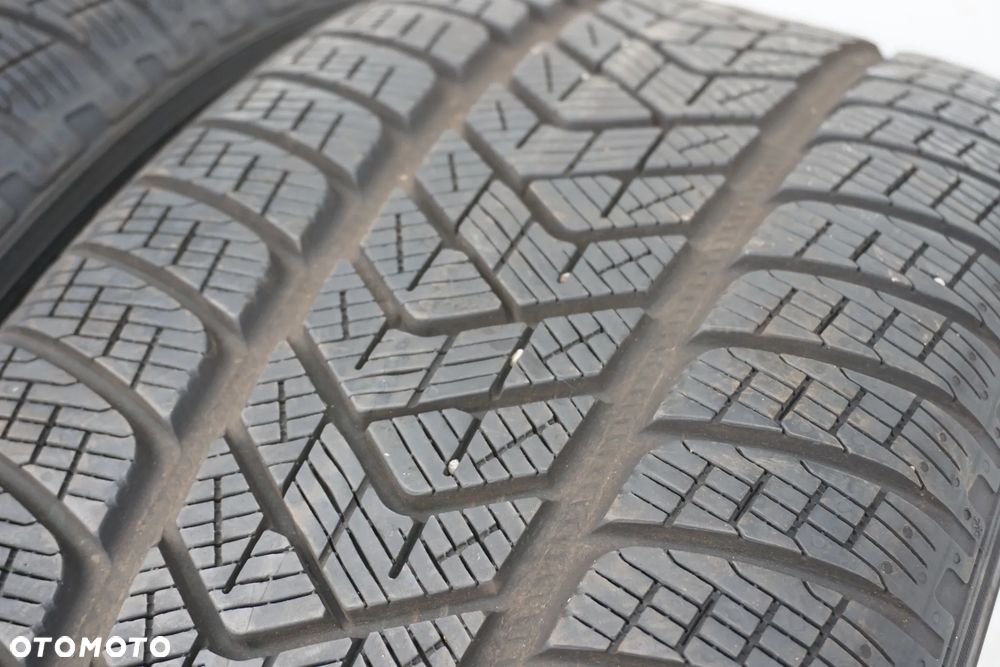 255 55 19 111V Pirelli Winter 8mm 18r - 5