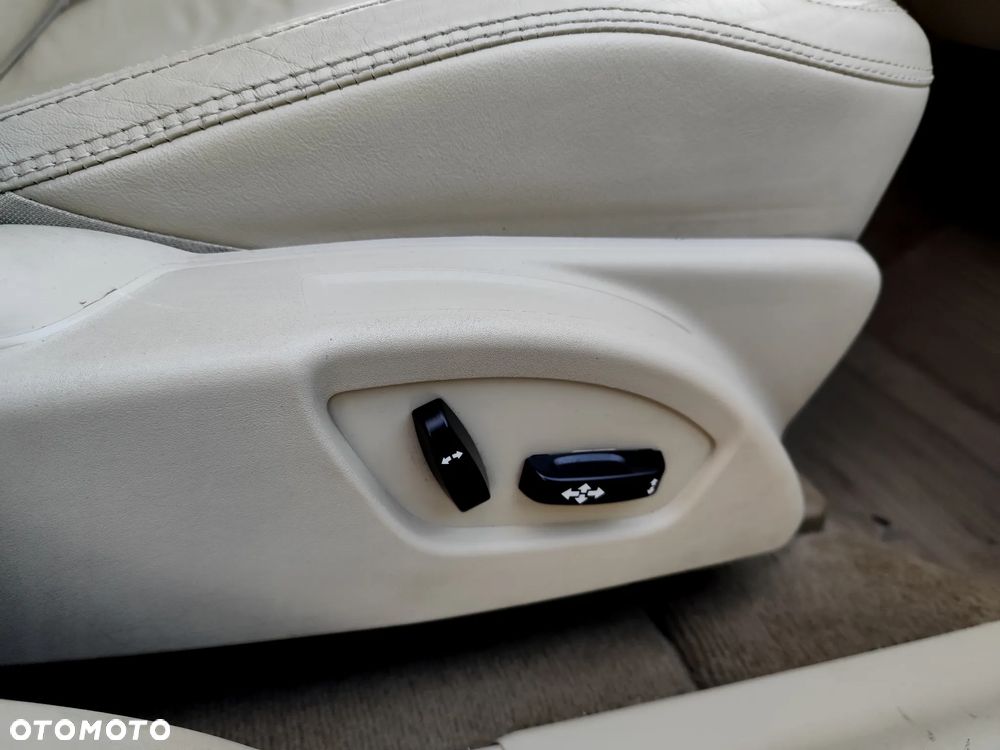 Volvo XC 60 D5 AWD Summum - 24