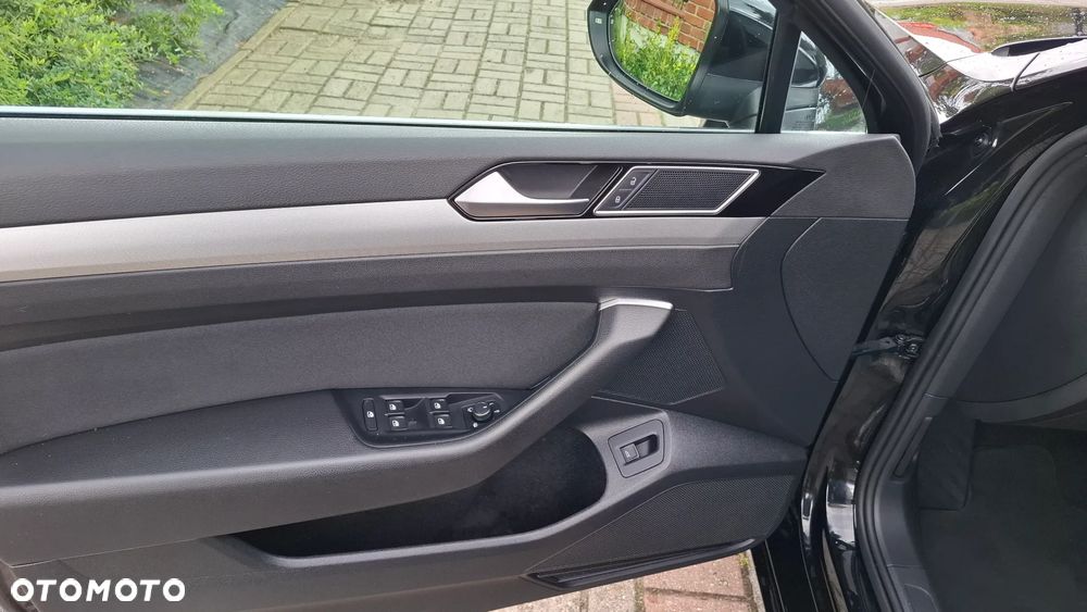 Volkswagen Passat 2.0 TDI (BlueMotion Technology) DSG Comfortline - 11