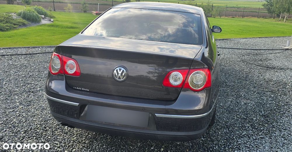 Volkswagen Passat - 8