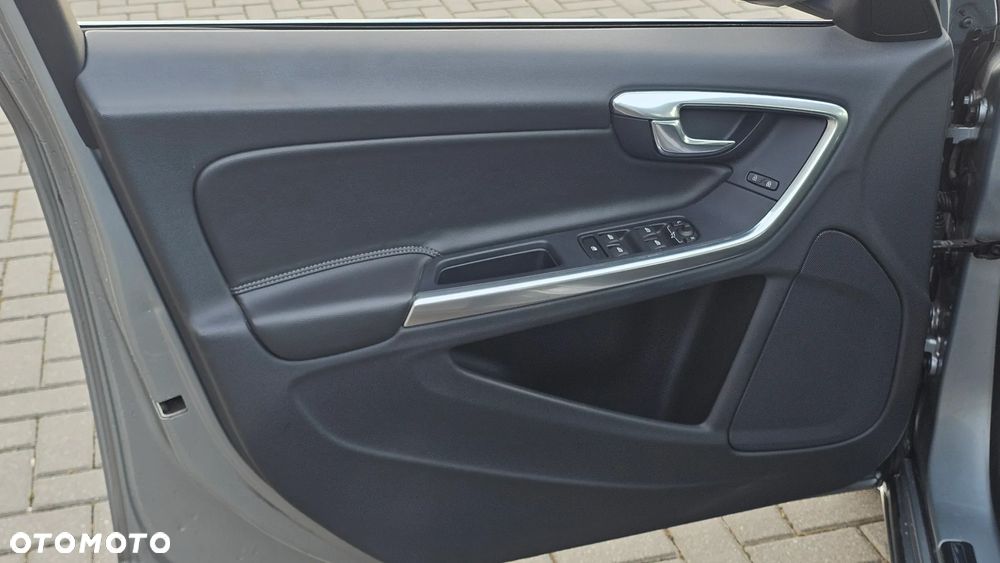 Volvo V60 T5 Kinetic - 16