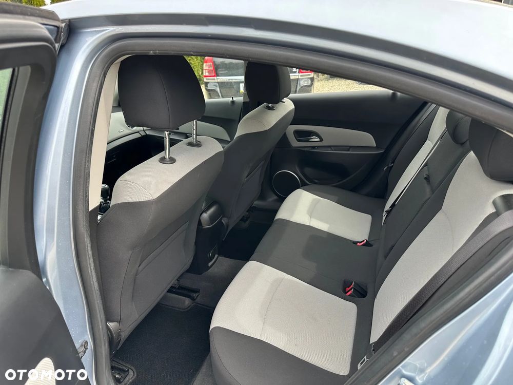 Chevrolet Cruze 1.6 LT+ - 10