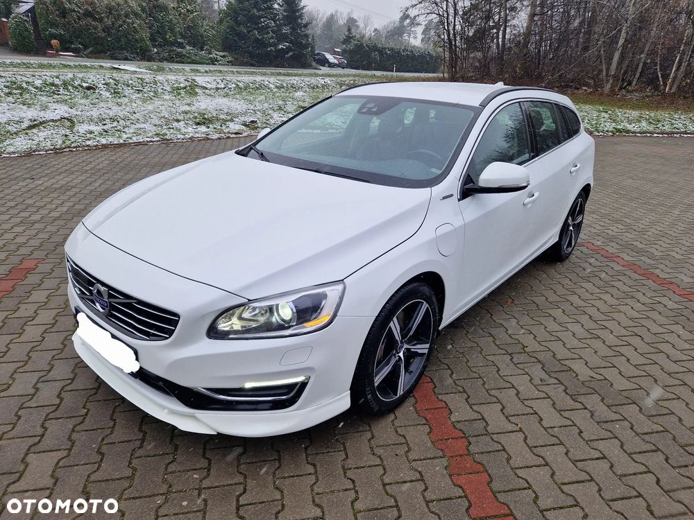Volvo V60 D6 AWD Plug-in Hybrid Summum - 2