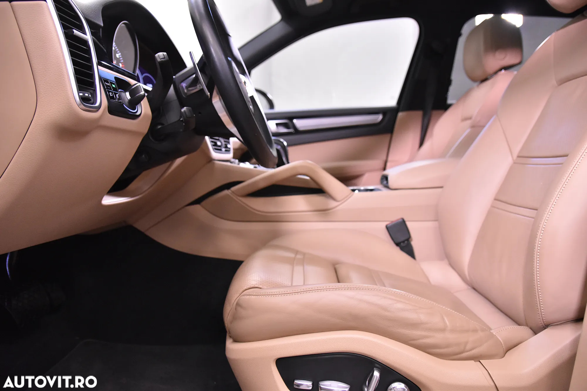 Porsche Cayenne - 25