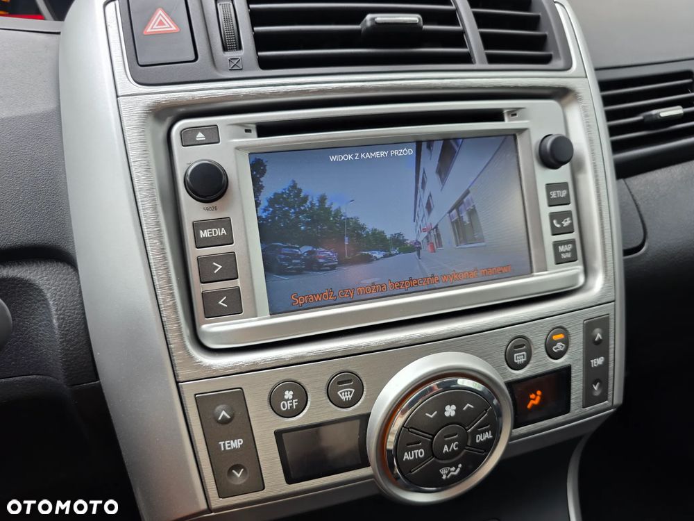 Toyota Verso 1.8 5-Sitzer Executive - 32