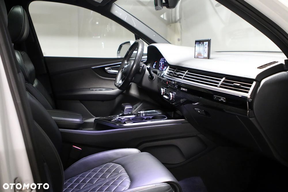 Audi Q7 - 25