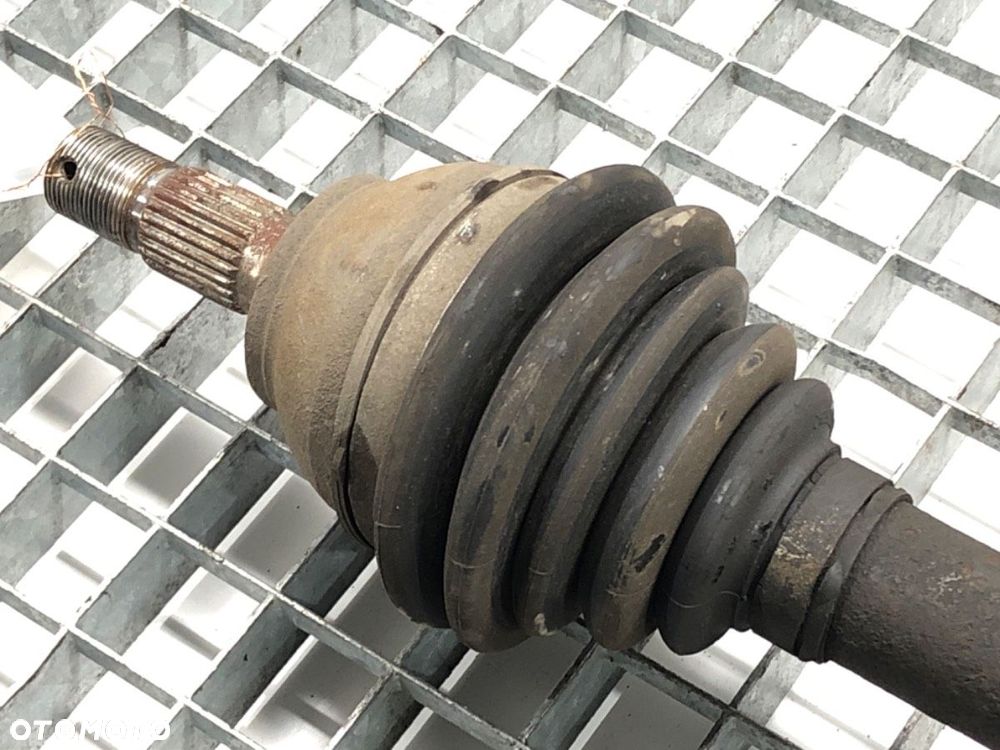 PÓŁOŚ PRAWY PRZÓD  PEUGEOT 5008 (0U_, 0E_) 2009 - 2017 1.6 16V 115 kW [156 KM] benzyna 2009 - - 3