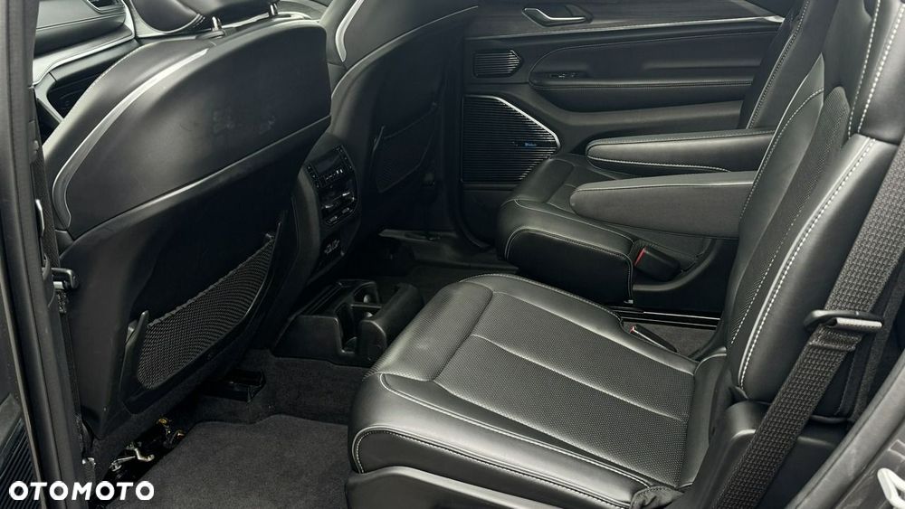 Jeep Grand Cherokee - 28
