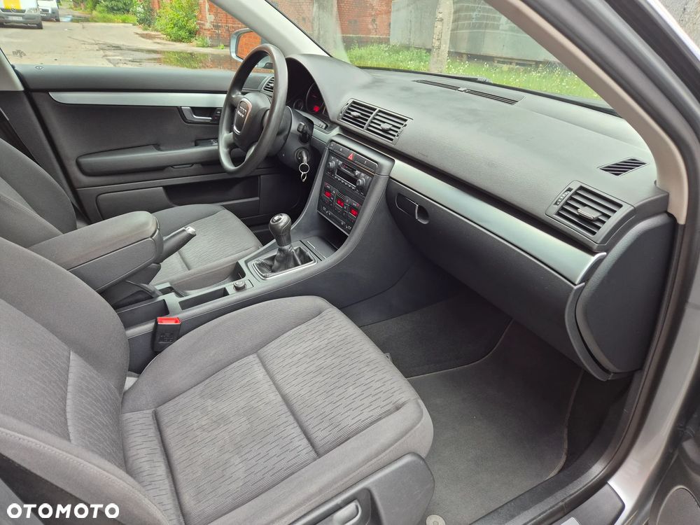 Audi A4 Limousine - 15