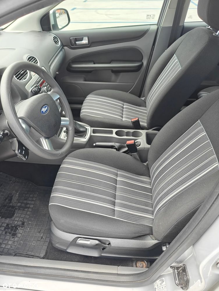 Ford Focus 1.6 Trend - 20