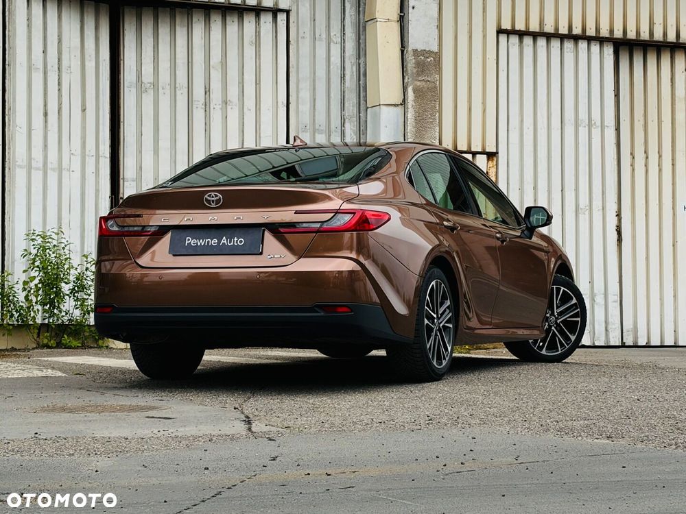 Toyota Camry - 6