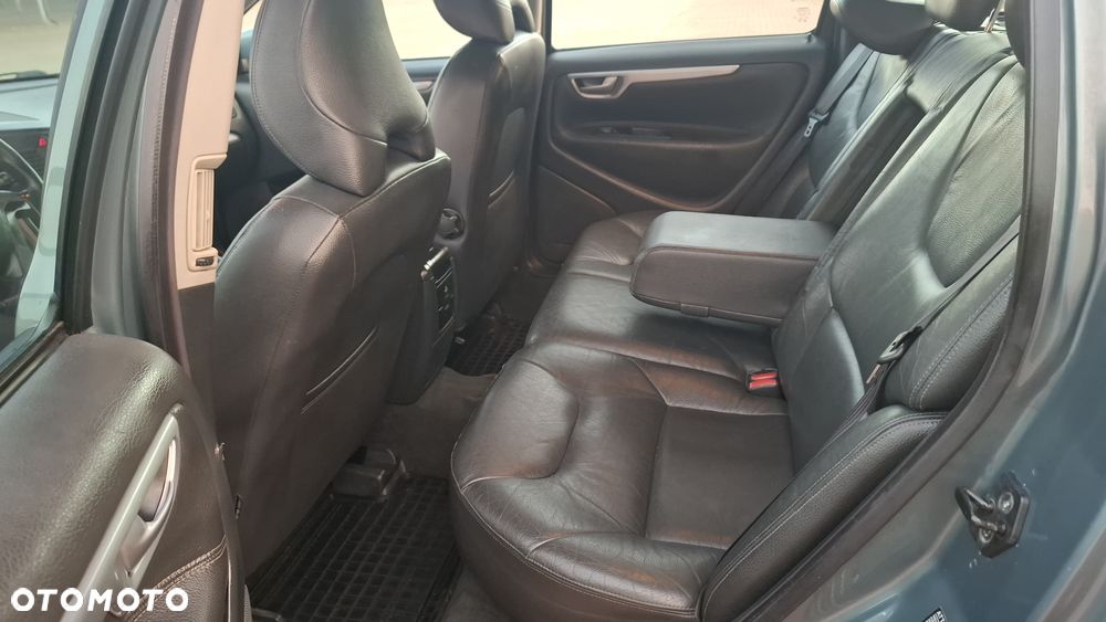 Volvo V70 2.4 Momentum - 6
