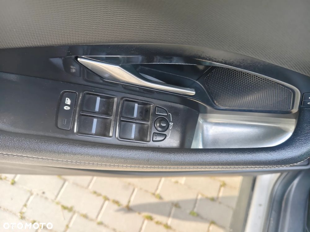 Jaguar E-Pace 2.0 i4D AWD R-Dynamic - 10