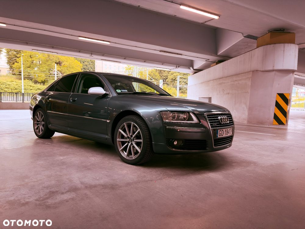 Audi A8 - 4