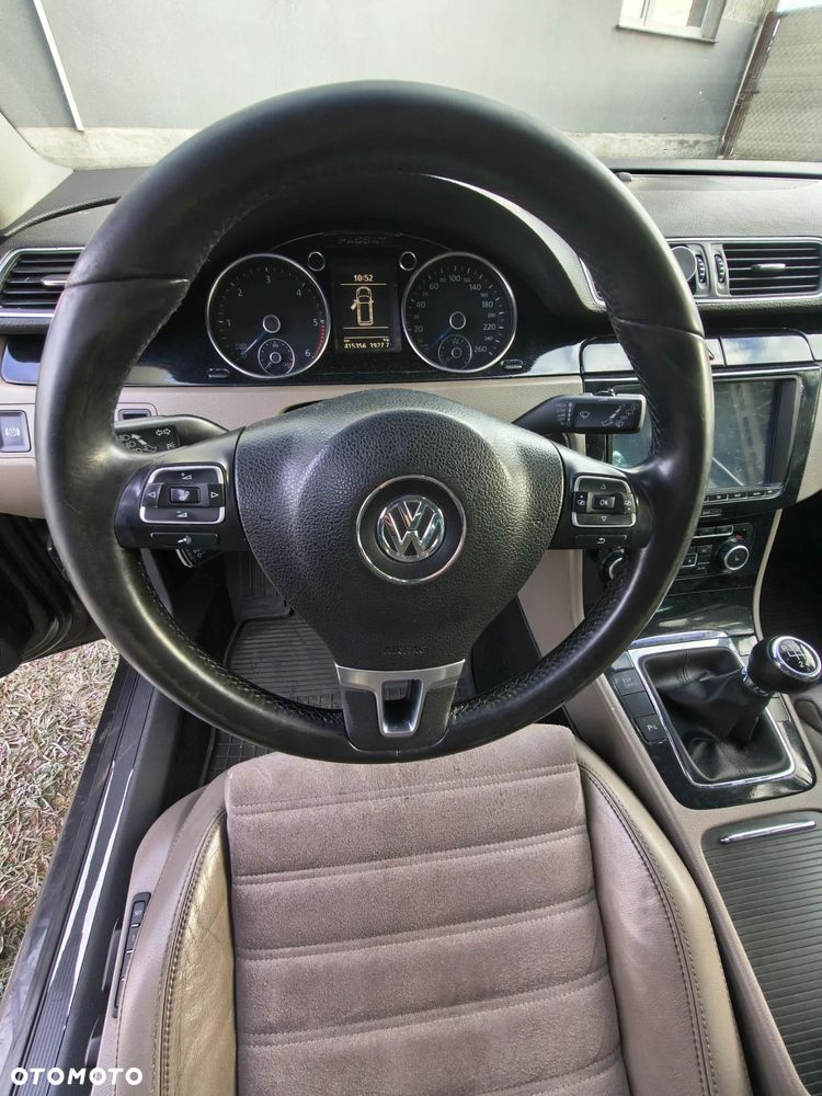 Volkswagen Passat Variant 2.0 TDI DPF 4Mot Highline - 29