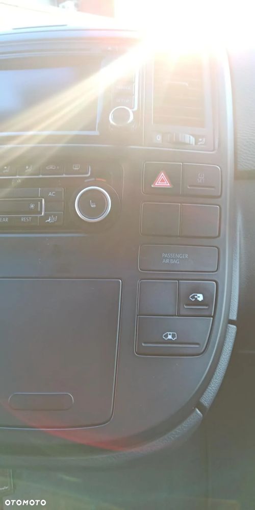 Volkswagen Multivan - 20