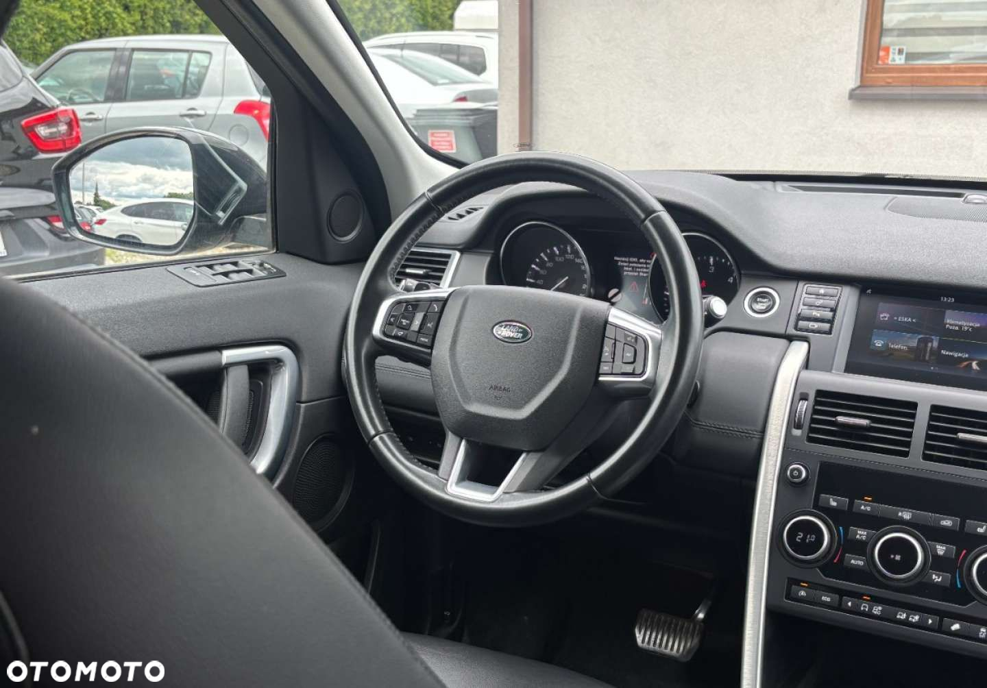 Land Rover Discovery Sport - 23