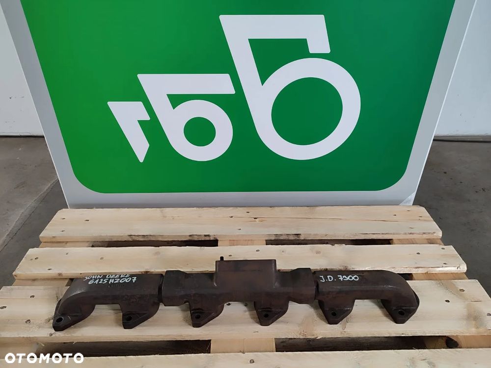 Kolektor wydechowy R116838 silnika JOHN DEERE 6125HZ007 - 1