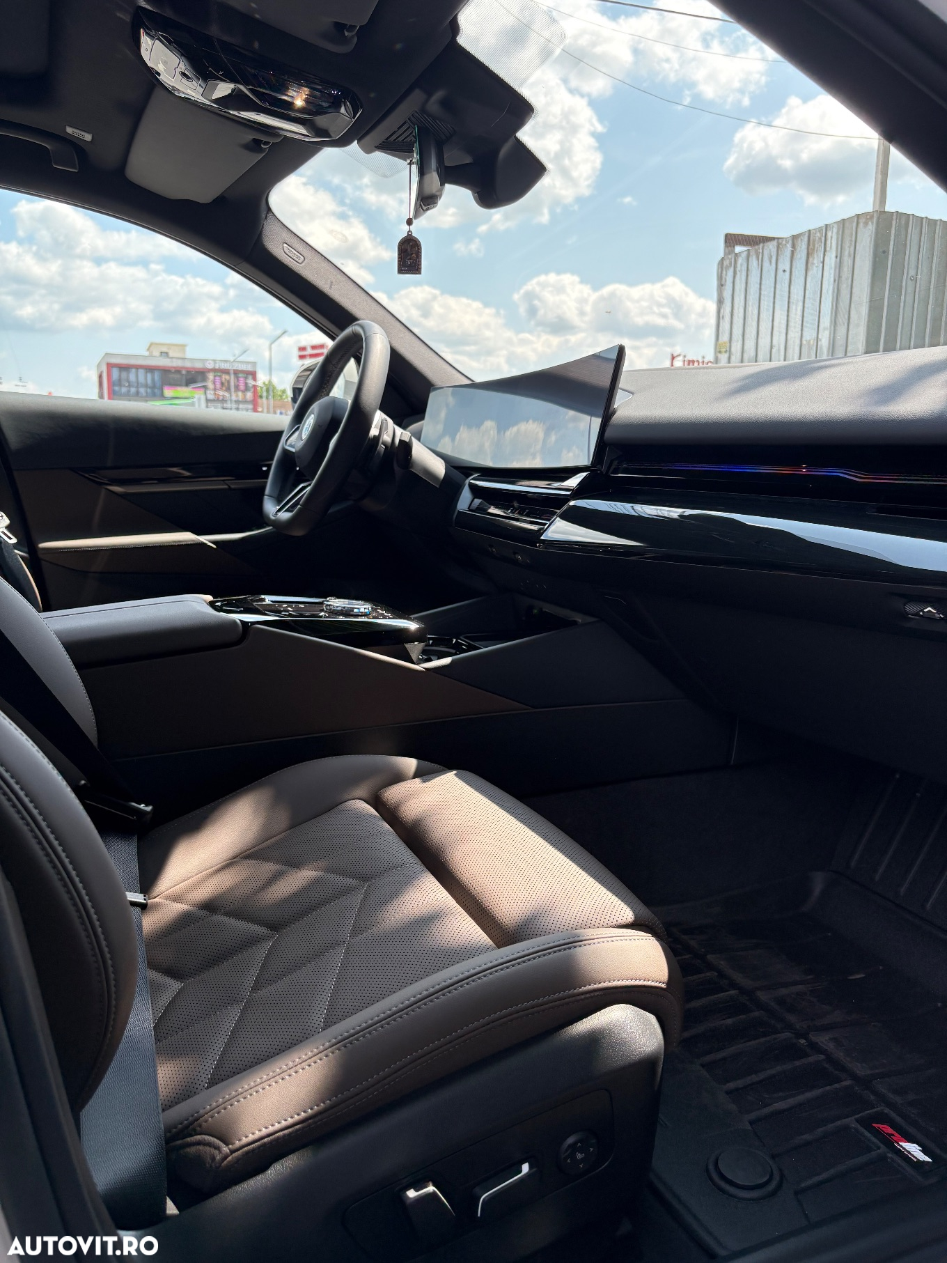 BMW Seria 5 520d xDrive AT MHEV - 14