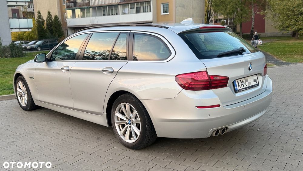 BMW Seria 5 525d Luxury Line - 4