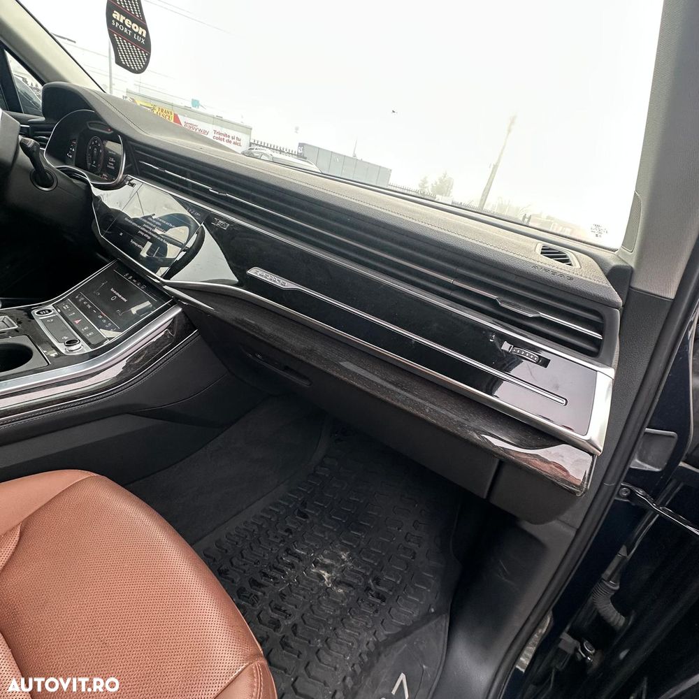 Audi Q7 55 TFSI quattro Tiptronic MHEV S Line - 16