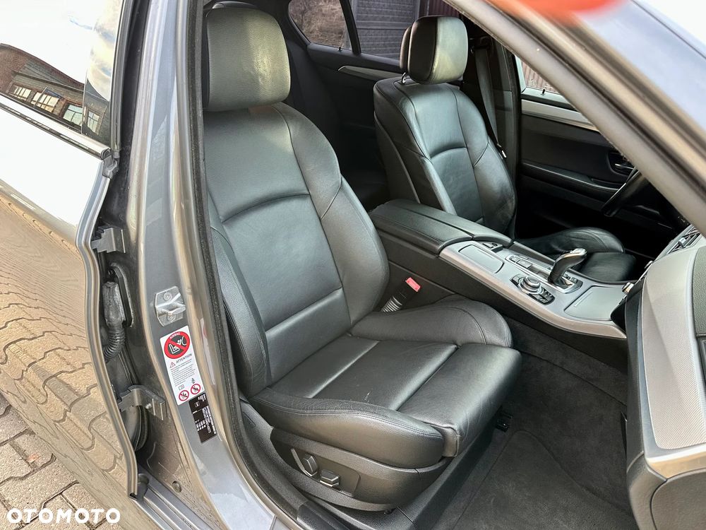 BMW Seria 5 530d Sport-Aut Modern Line - 21