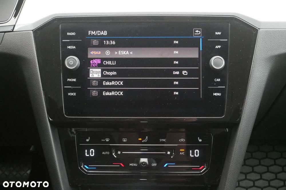 Volkswagen Passat Variant 2.0 TSI Business DSG - 10