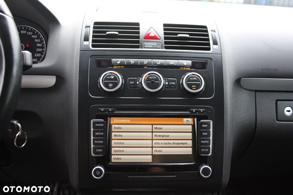 Volkswagen Touran 2.0 TDI DPF BlueMotion Technology DSG Cup - 28