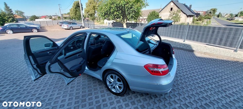 Mercedes-Benz Klasa E 200 CGI BlueEFFICIENCY 7G-TRONIC Avantgarde - 27