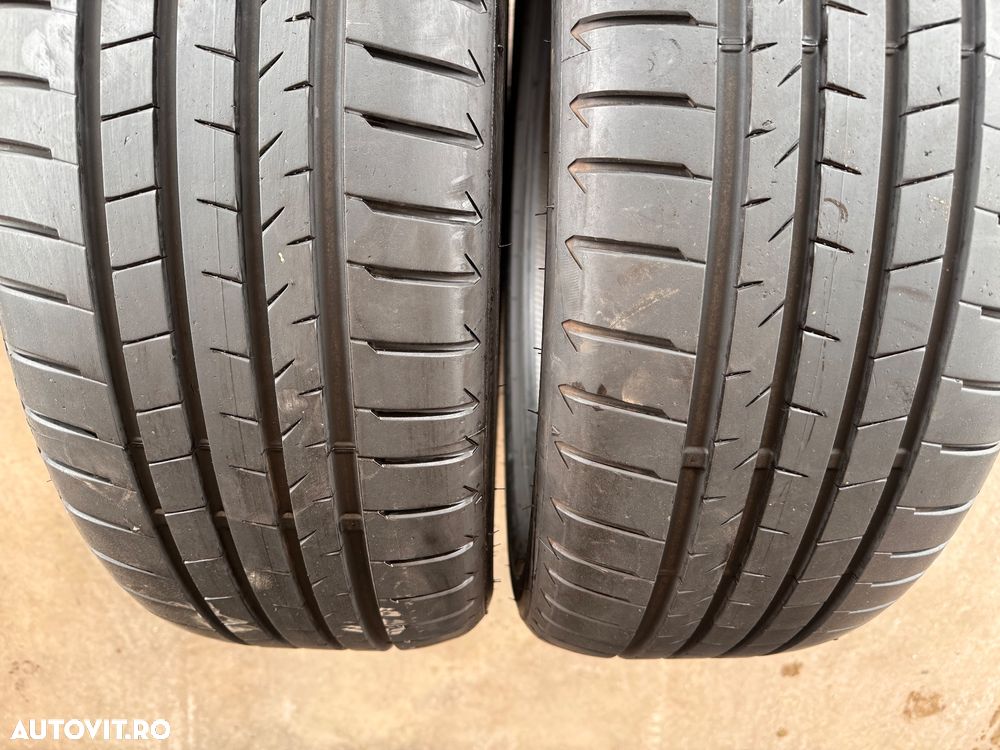 Vând 2 anvelope 235/45/20 bridgestone de vară cu runflat ca noi - 2